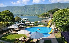 Zoé’s Paradise Waterfront Hotel